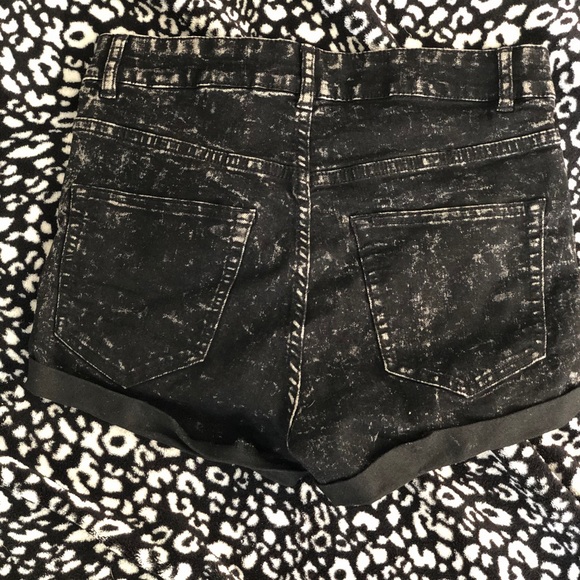 Acid Washed Black Denim Shorts (H&M) - Picture 2 of 3